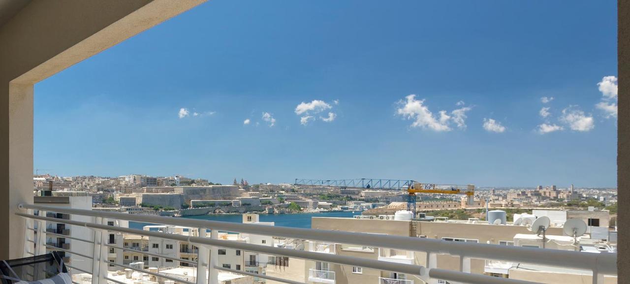 Luxury Apartment Inc Pool & Views Слима Экстерьер фото