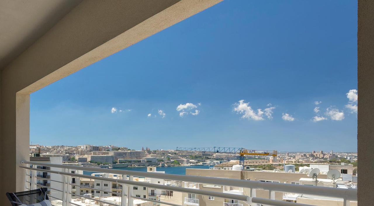 Luxury Apartment Inc Pool & Views Слима Экстерьер фото